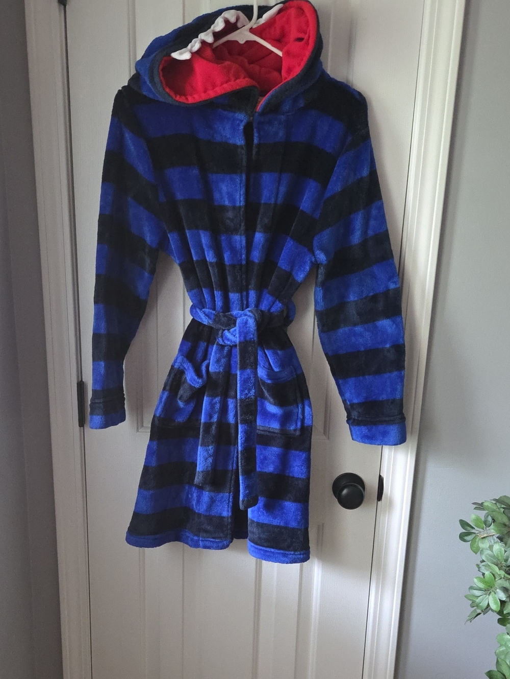 wonder nation Red & Blue Plush Hooded Robe